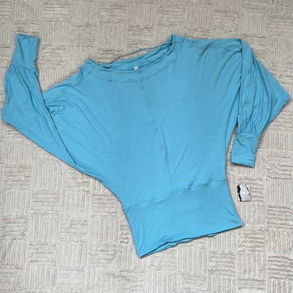 Free People x FP Movement Sky High Long Sleeve Oversized Top Ice Bath Blue Small - Picture 8 of 16